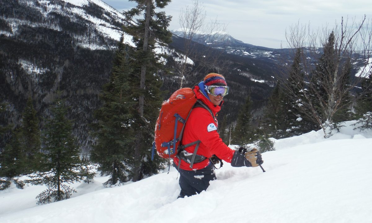 S'il neige abondamment — plus de 2 cm par heure — pendant plusieurs heures, vous pouvez être sûr que le risque d'avalanche augmentera.